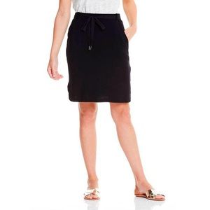 Bench Draw Cord Tunnel Straight Black Skirt